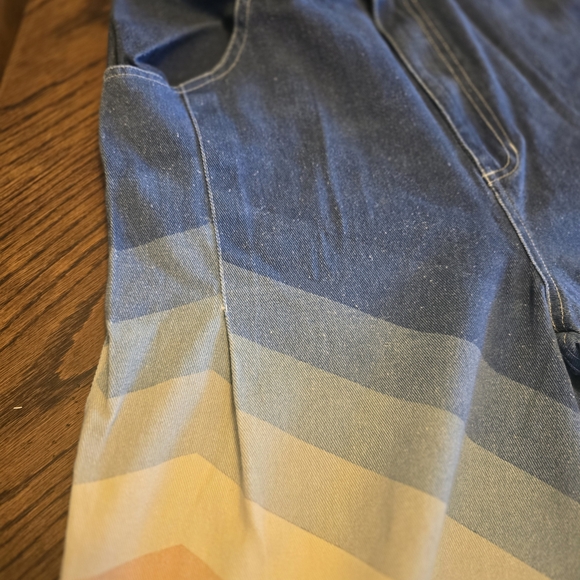 Colorful - Picture 2 of 3